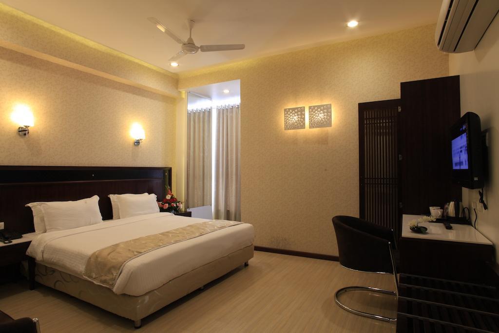 Hotel Sai Mahal Shirdi Room photo